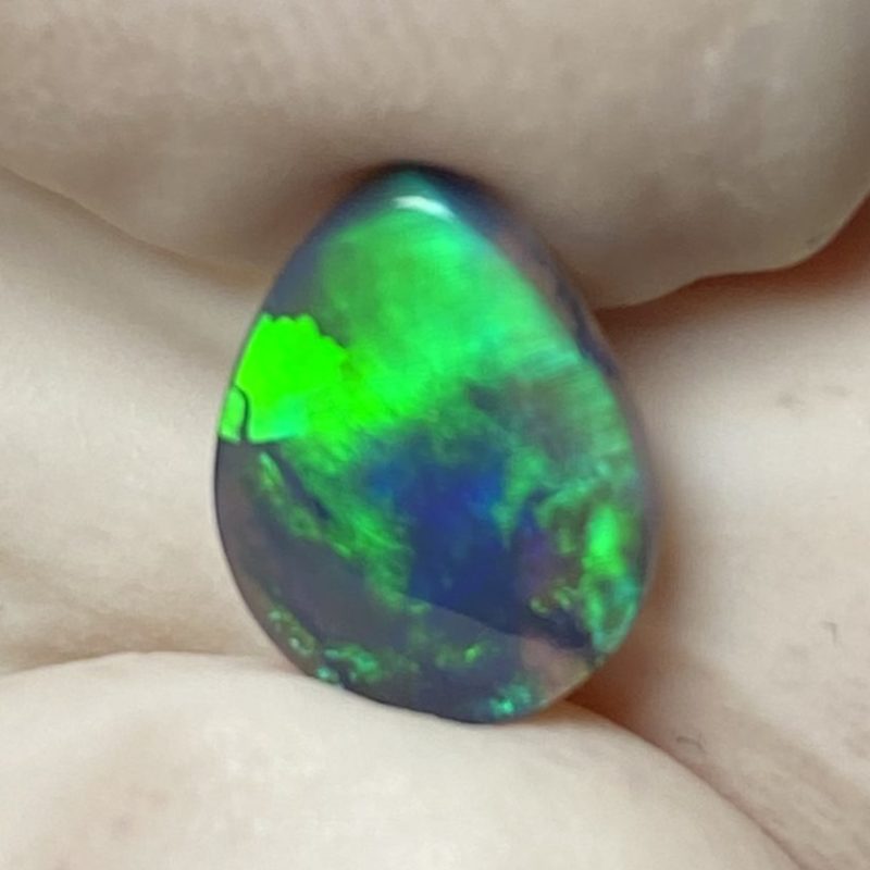 Opale noire australienne de Lightning Ridge de 1.10 ct (cLR-155)