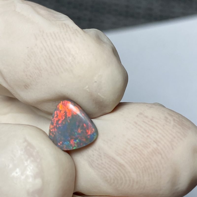 Opale foncée australienne de Lightning Ridge de 1.02 ct (cLR-134)