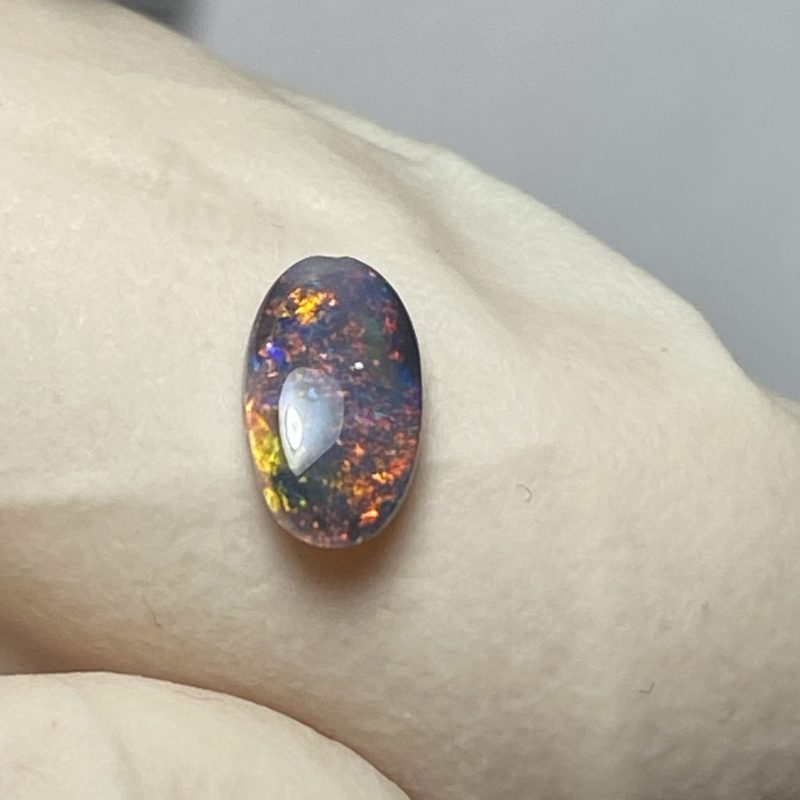 Opale foncée australienne de Lightning Ridge de 0.80 ct (cLR-80)