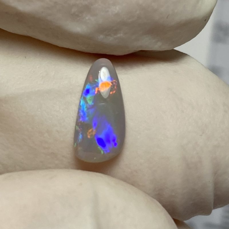 Opale foncée australienne de Lightning Ridge de 0.66 ct (cLR-63)