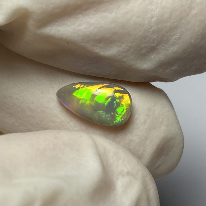 Opale foncée australienne de Lightning Ridge de 0.58 ct (cLR-133)