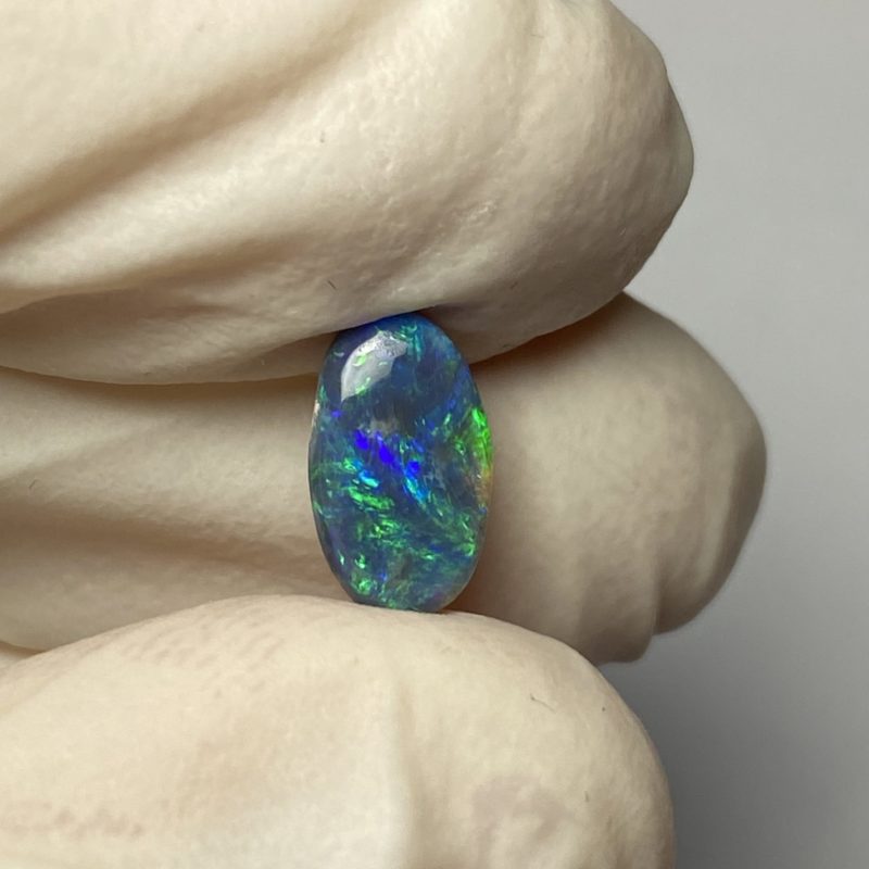 Opale foncée australienne de Lightning Ridge de 0.92 ct (cLR-82)