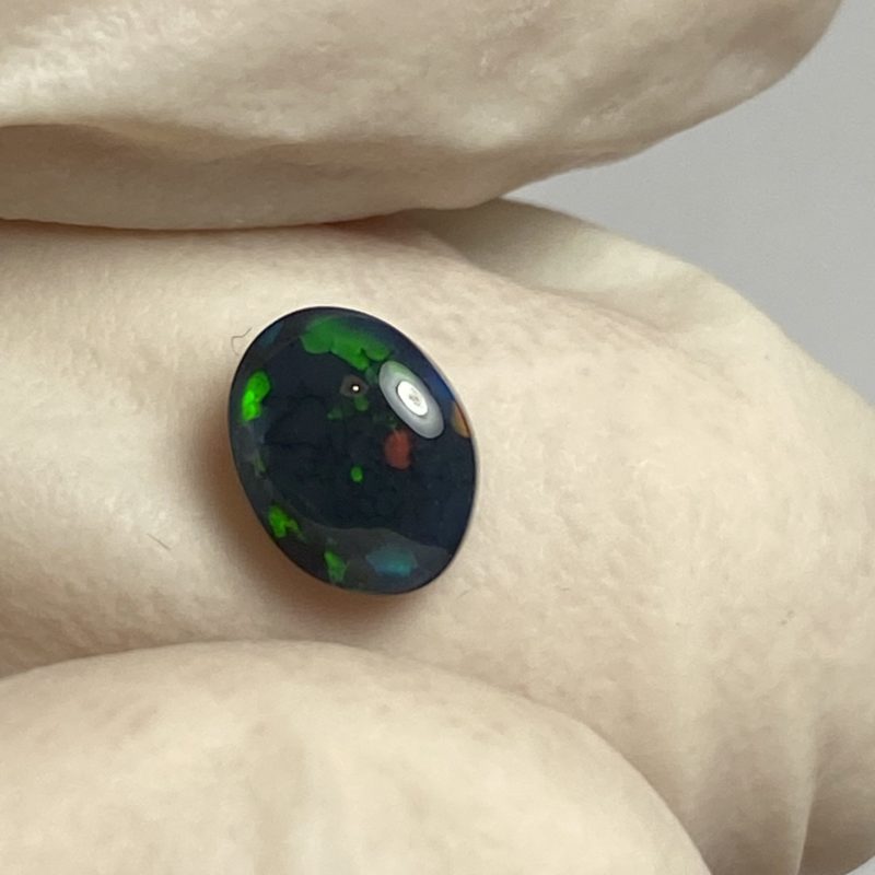 Opale foncée australienne de Lightning Ridge de 0.71 ct (cLR-67)