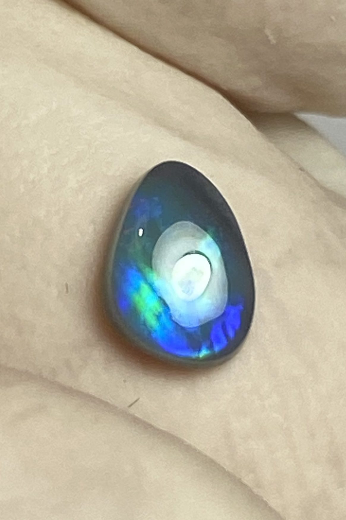 Opale foncée australienne de Lightning Ridge de 0.29 ct (cLR-90)