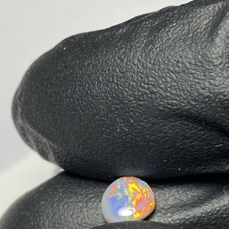 Opale foncée australienne de Lightning Ridge de 0.42 ct (cLR-92)