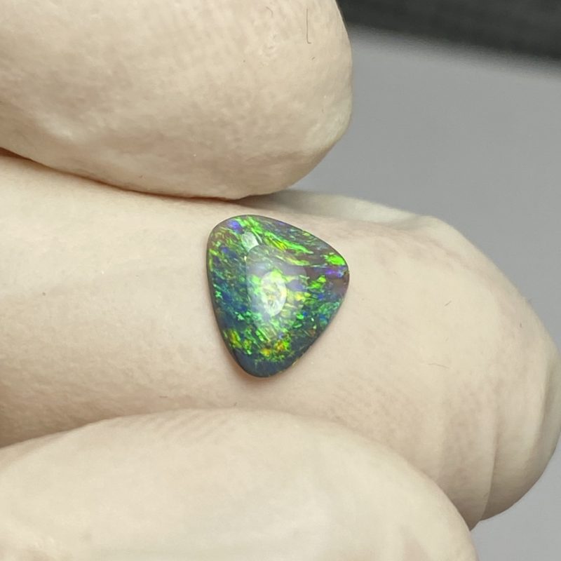 Opale foncée australienne de Lightning Ridge de 0.50 ct (cLR-127)