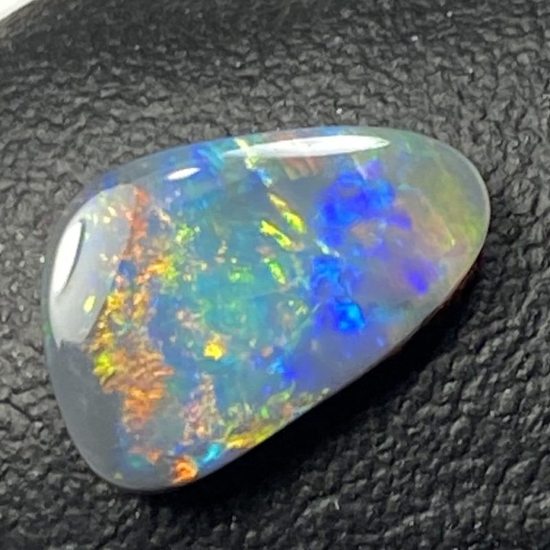 Opale foncée australienne de Lightning Ridge de 0.65 ct (cLR-140)