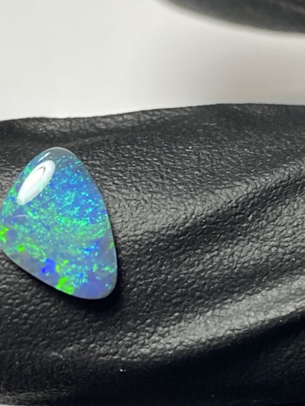 Opale noire australienne de Lightning Ridge de 0.75 ct (cLR-141) – Image 13