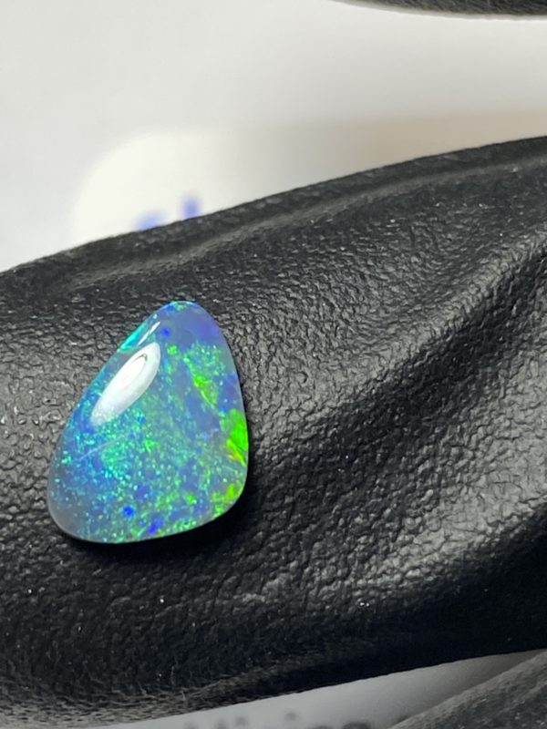 Opale noire australienne de Lightning Ridge de 0.75 ct (cLR-141) – Image 14
