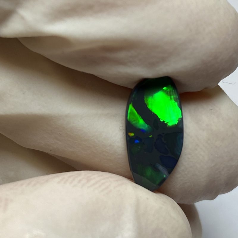 Opale noire australienne de Lightning Ridge de 1.37 ct (cLR-119)