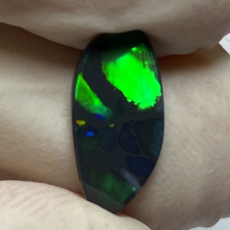 Opale noire australienne de Lightning Ridge de 1.37 ct (cLR-119)