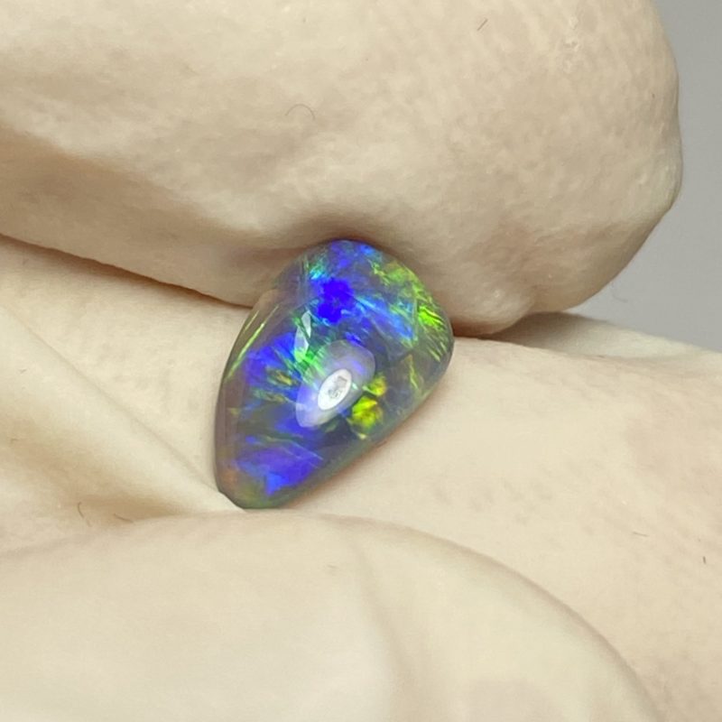 Opale noire australienne de Lightning Ridge de 0.55 ct (cLR-138)