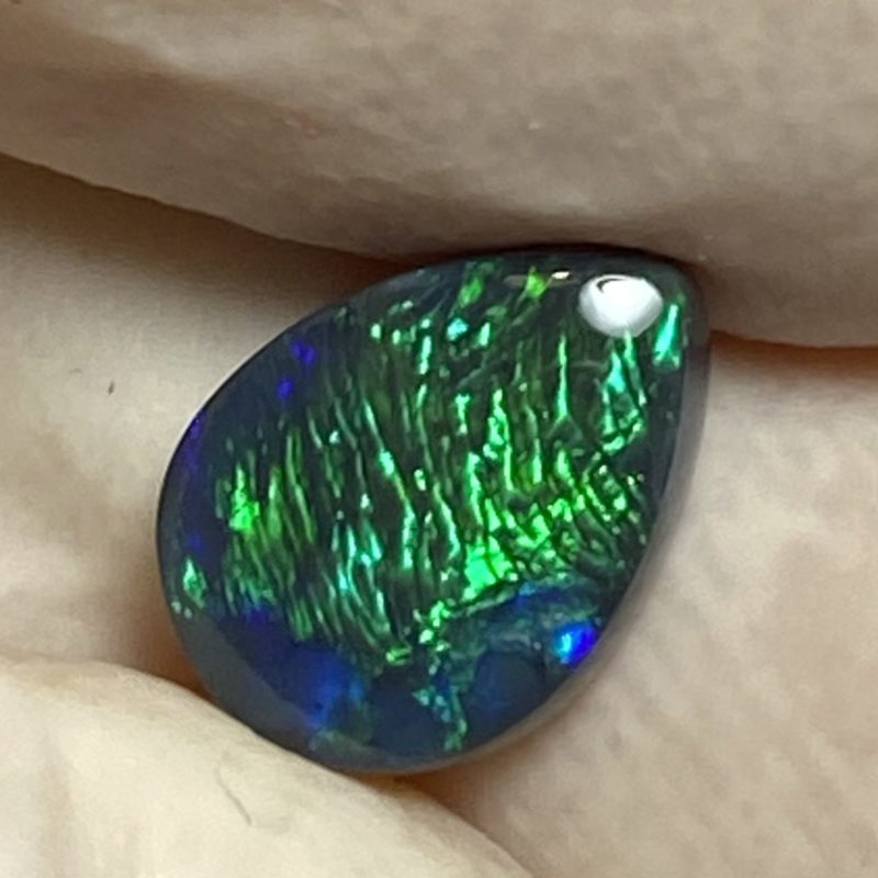 Opale noire australienne de Lightning Ridge de 0.92 ct (cLR-148)