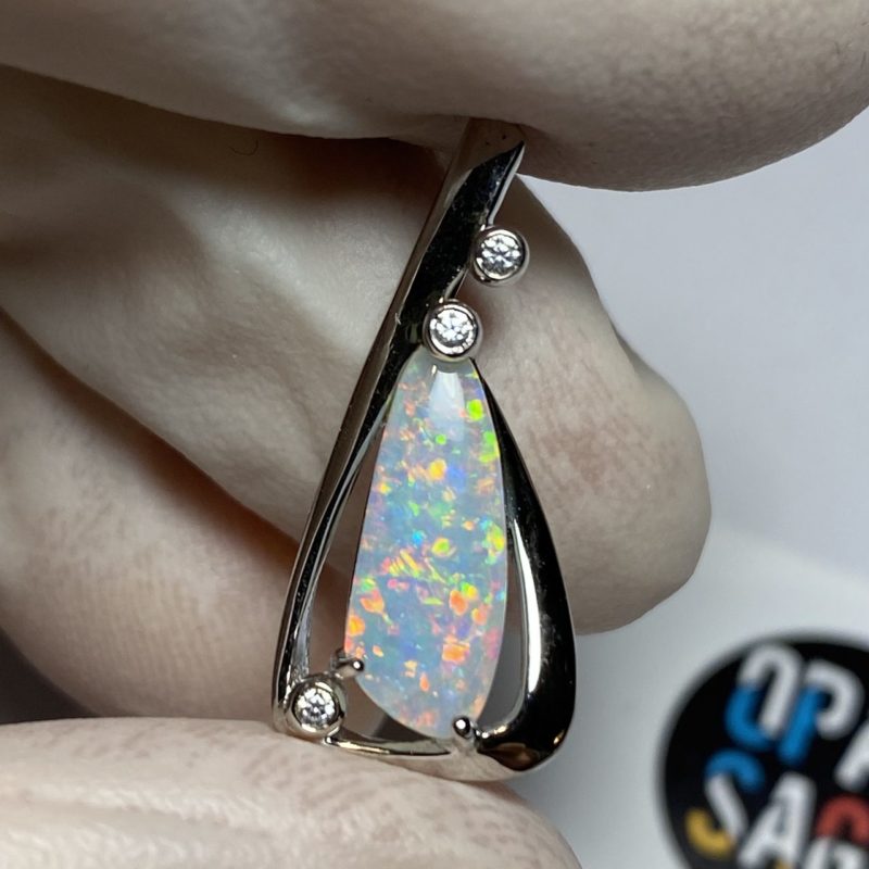 Pendentif en opale cristal (pLR-11)