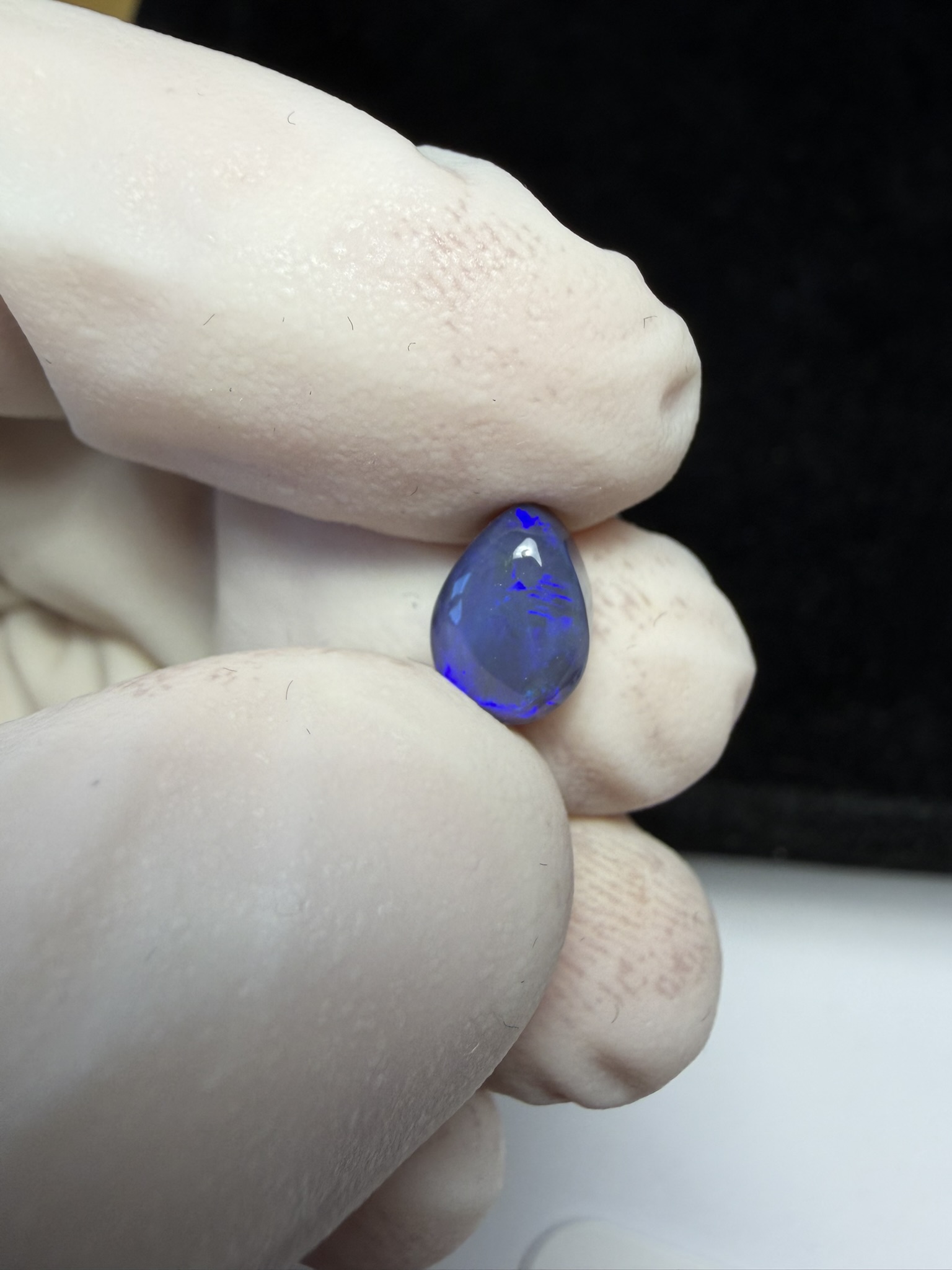 Opale semi-cristal foncée australienne de Lightning Ridge de 1.48 ct (cLR-180) – Image 2