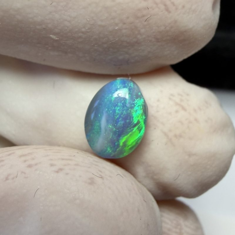 Opale foncée australienne de Lightning Ridge de 0.74 ct (cLR-182)