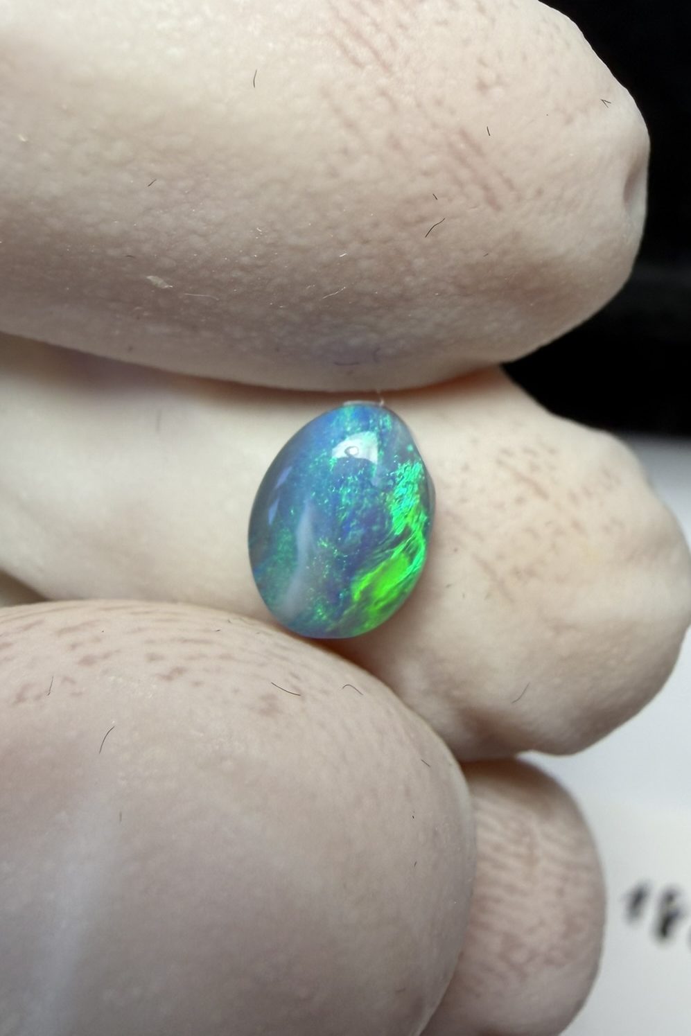 Opale foncée australienne de Lightning Ridge de 0.74 ct (cLR-182)