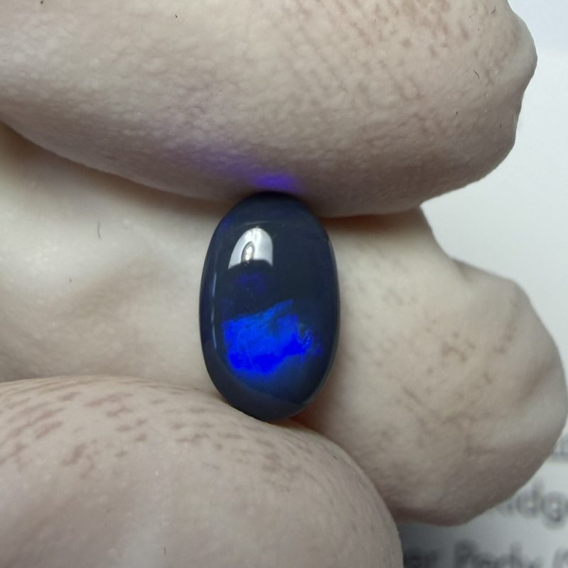 Opale noire australienne de Lightning Ridge de 1.08 ct (cLR-183)