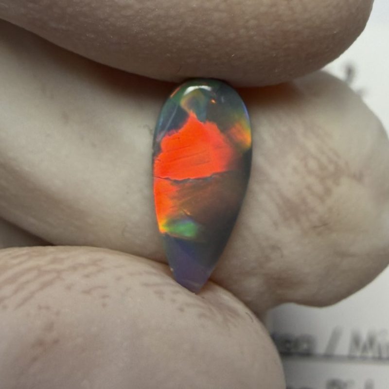 Opale foncée australienne de Lightning Ridge de 0.60 ct (cLR-212)
