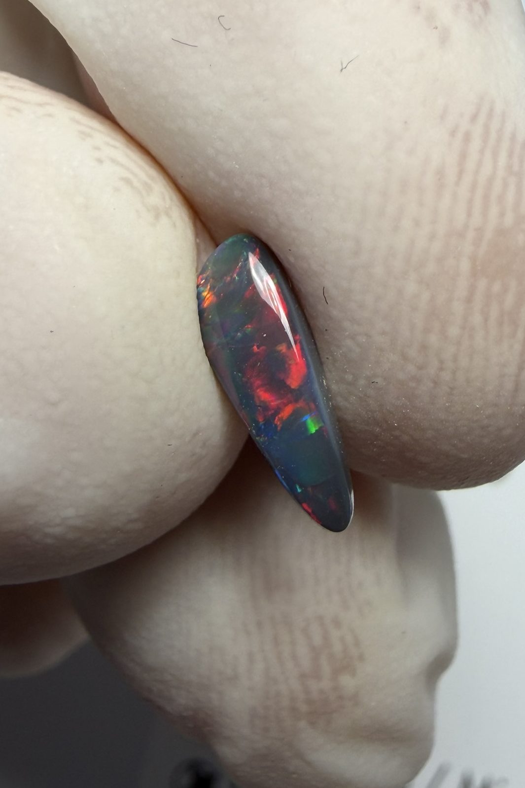 Opale noire australienne de Lightning Ridge de 0.51 ct (cLR-213)