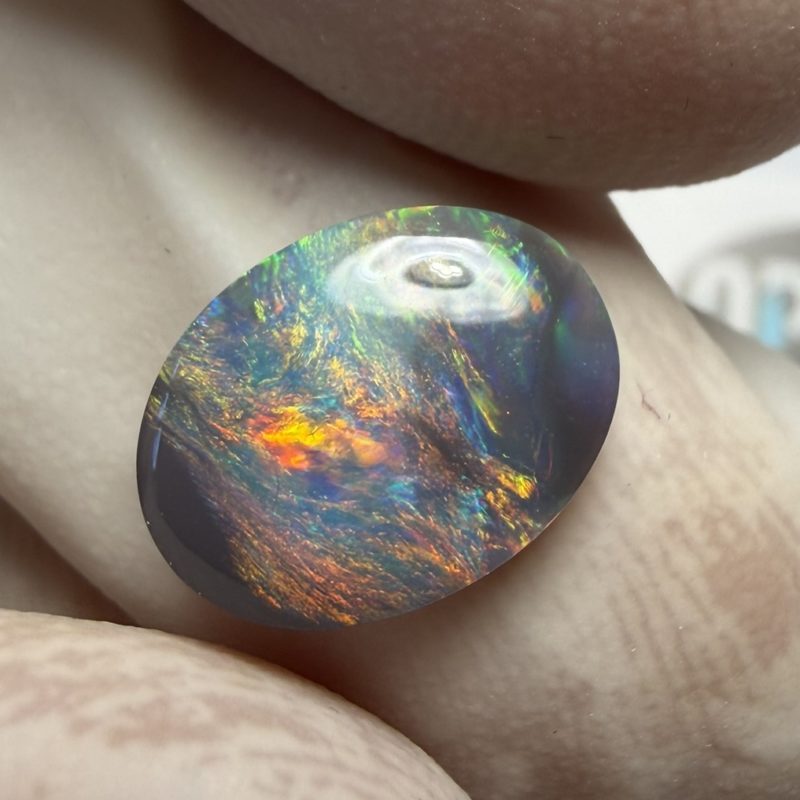 Opale foncée australienne de Lightning Ridge de 1.34 ct (cLR-214)