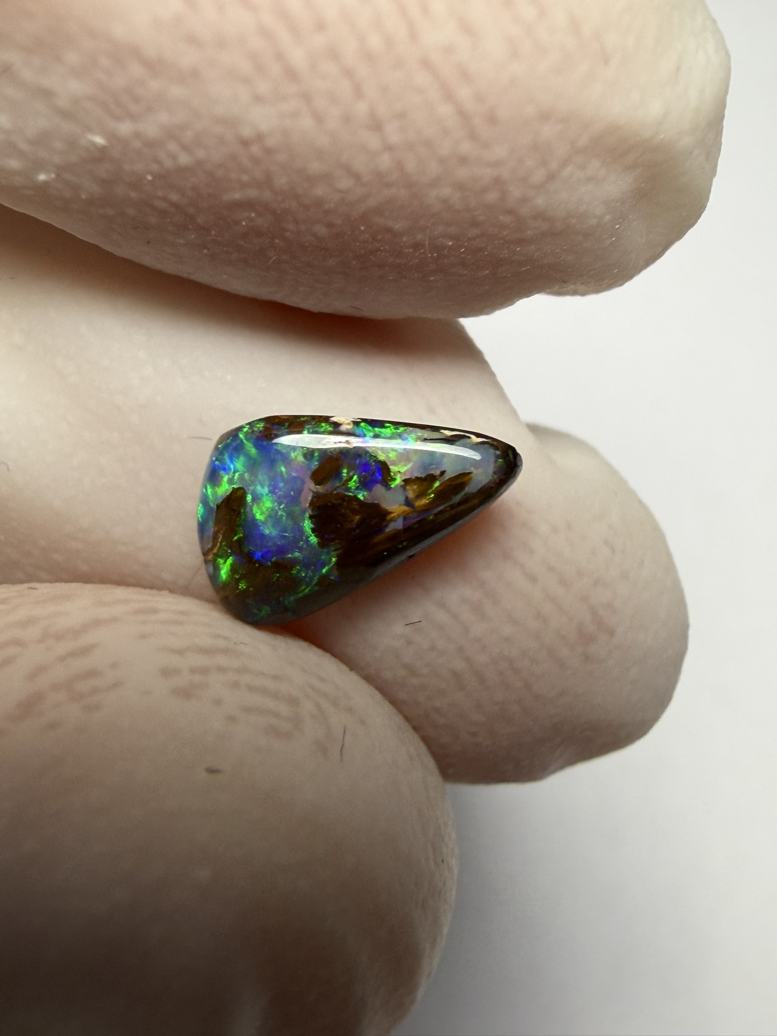 Opale boulder australienne de 0.75 ct (CBO-206) – Image 2