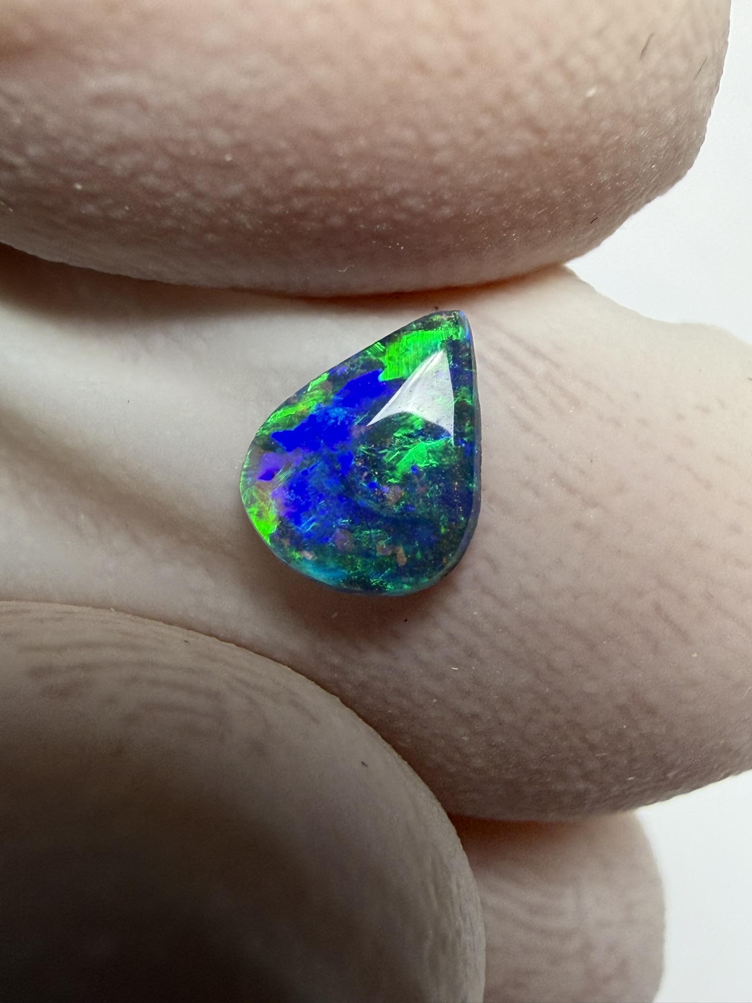 Opale boulder australienne de 0.21 ct (CBO-209)